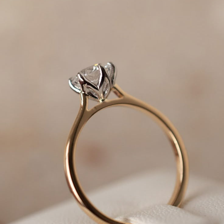 How to Style Solitaires for Everyday Elegance