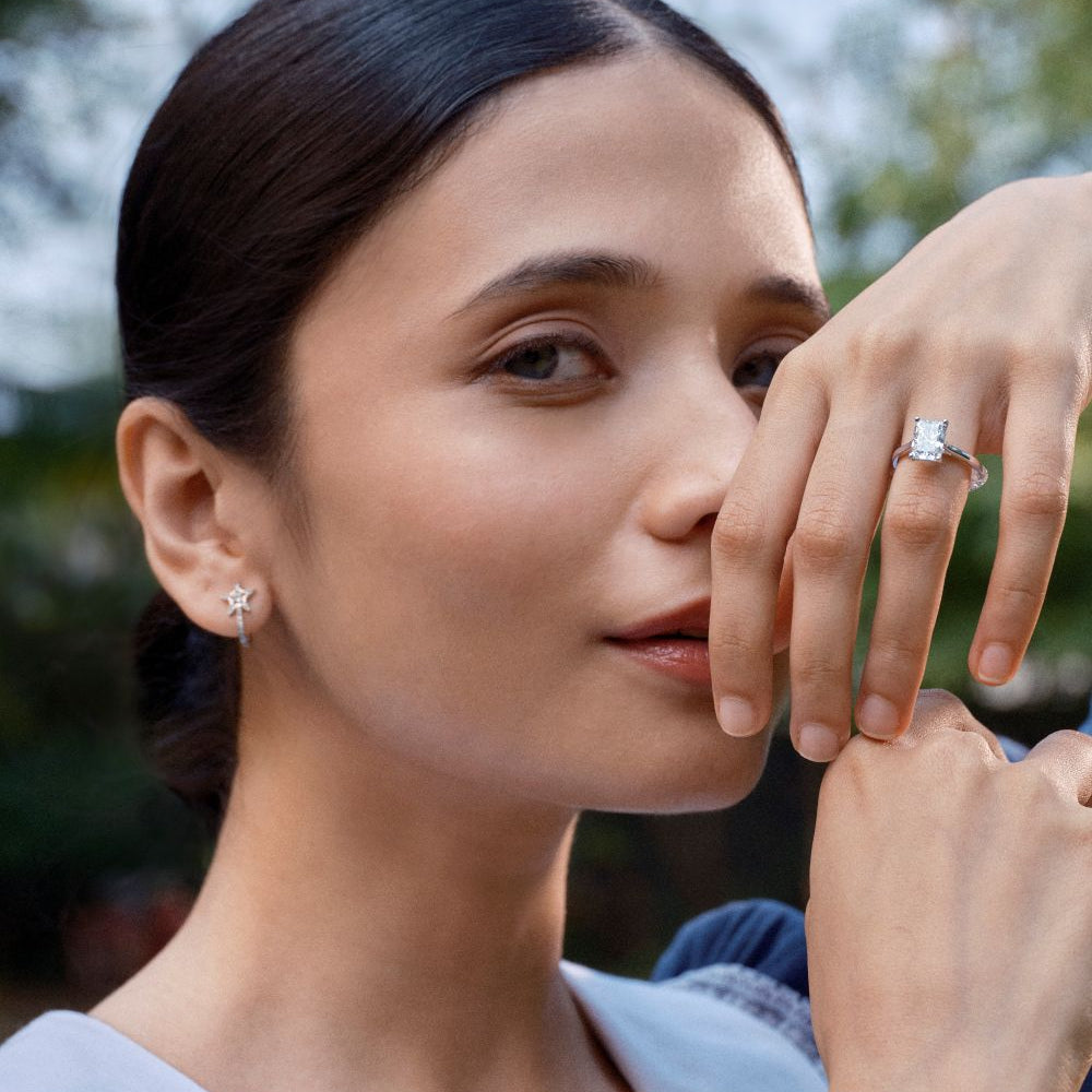 What Are the Best Thoughtful Gifts for Your Wife in 2025?