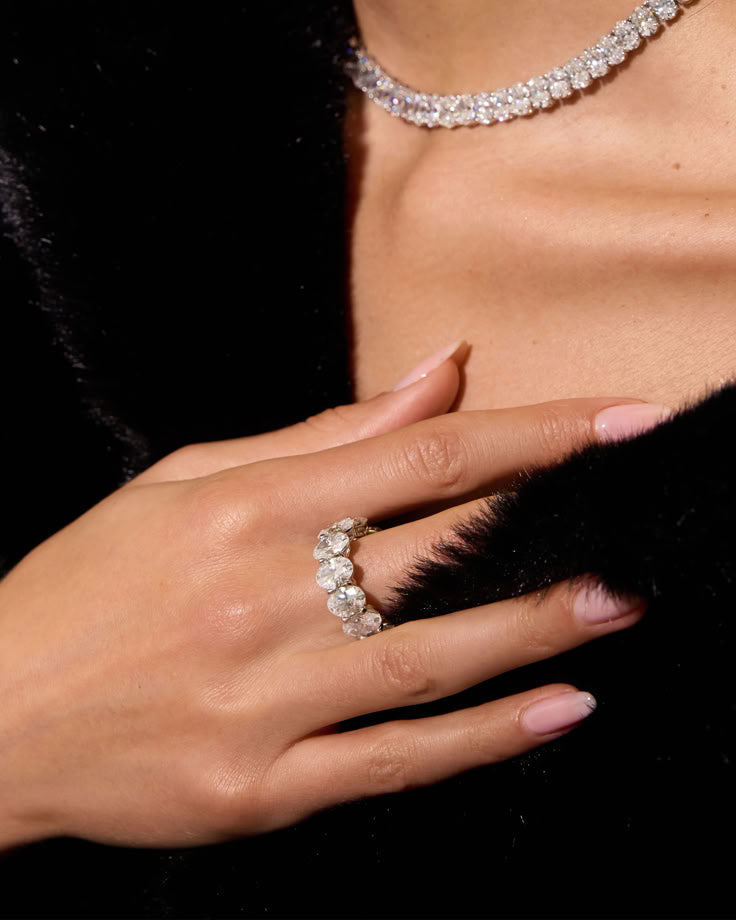 Transform Your Look: Day-to-Night Jewellery Styling Tips