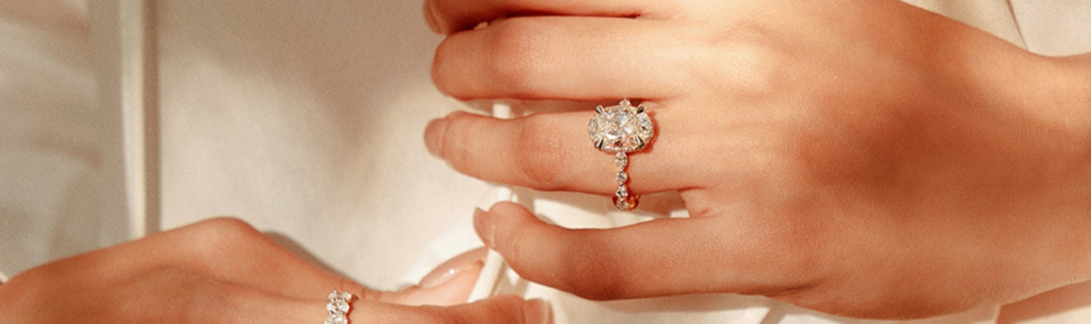 Oval Solitaire Rings