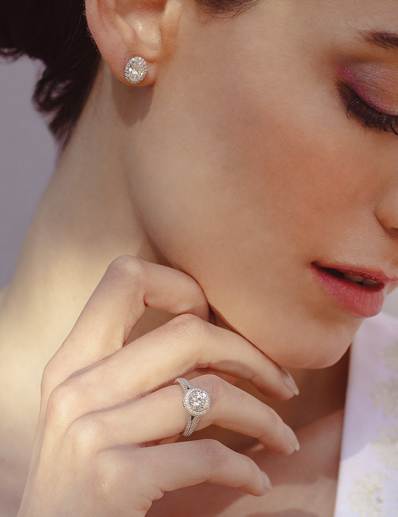 T-Shirt Oval Halo Studs - House Of Quadri