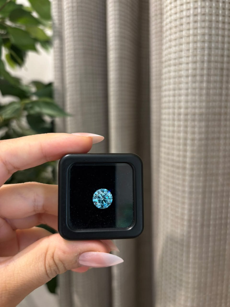 3.01 Ct Round (Fancy Vivid Blue) VS2 - House of Quadri