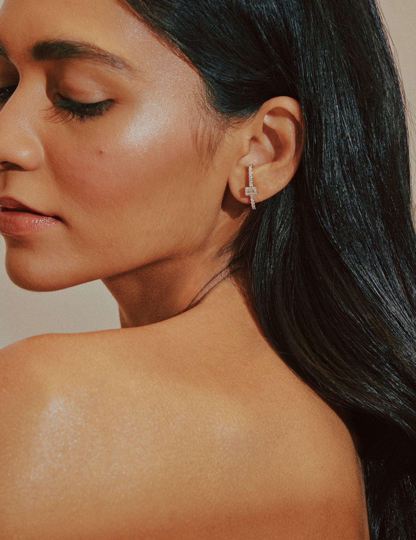 Emra Vertical Mini Hoops - House Of Quadri