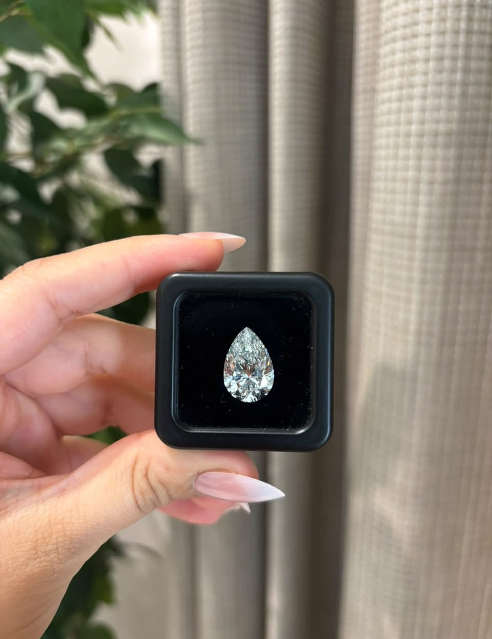 8.43 Ct Pear Cut F VS1 - House of Quadri