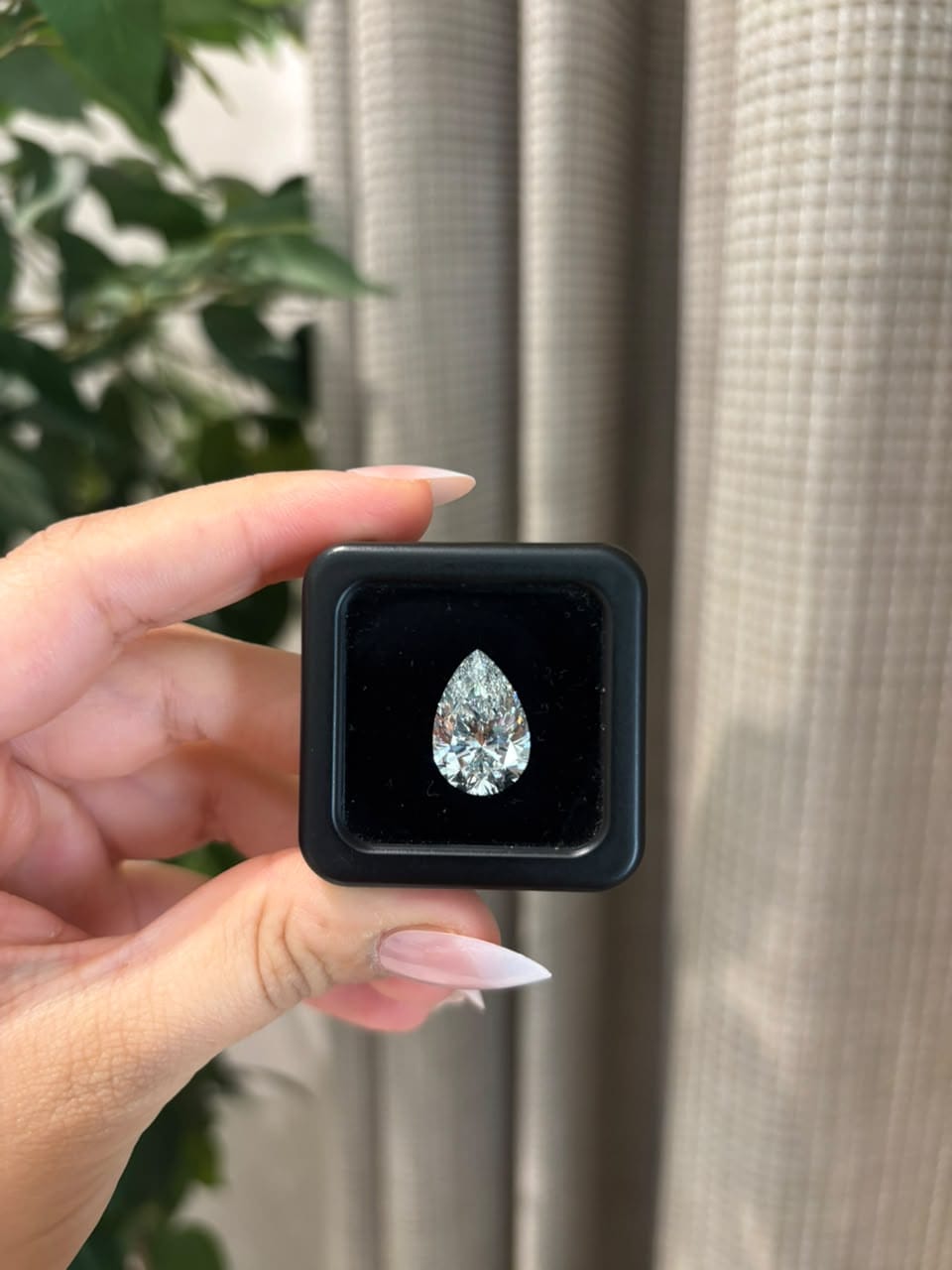 8.43 Ct Pear Cut F VS1 - House of Quadri